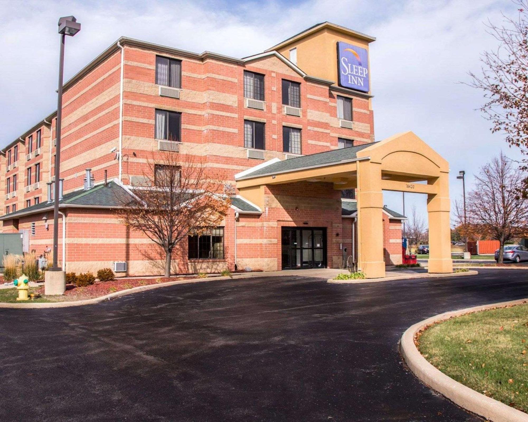 5 Budget Hotels Near Tinley Park Convention Center That Deliver
