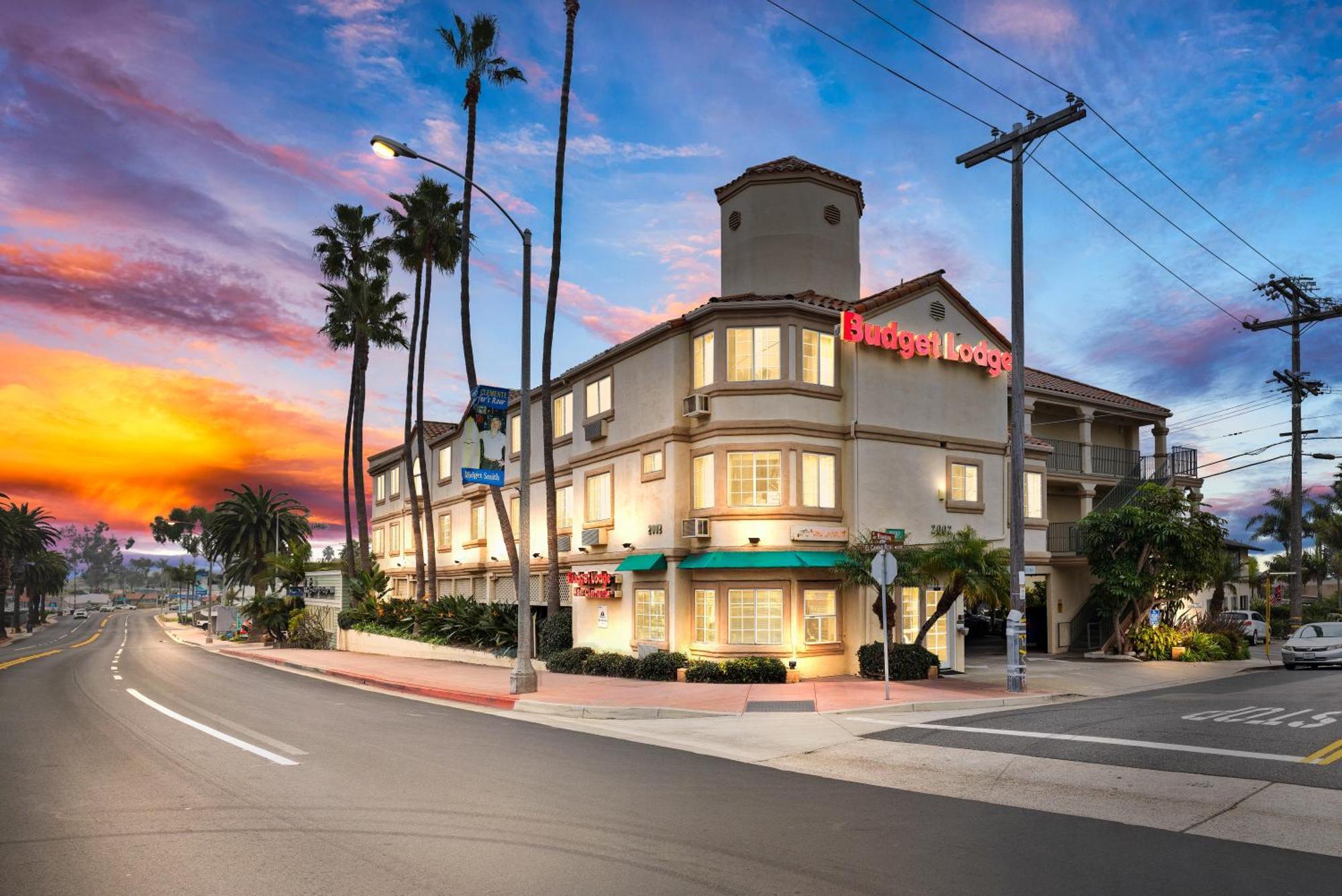 Where to Stay Near La Cristianita: 4 Budget Hotels