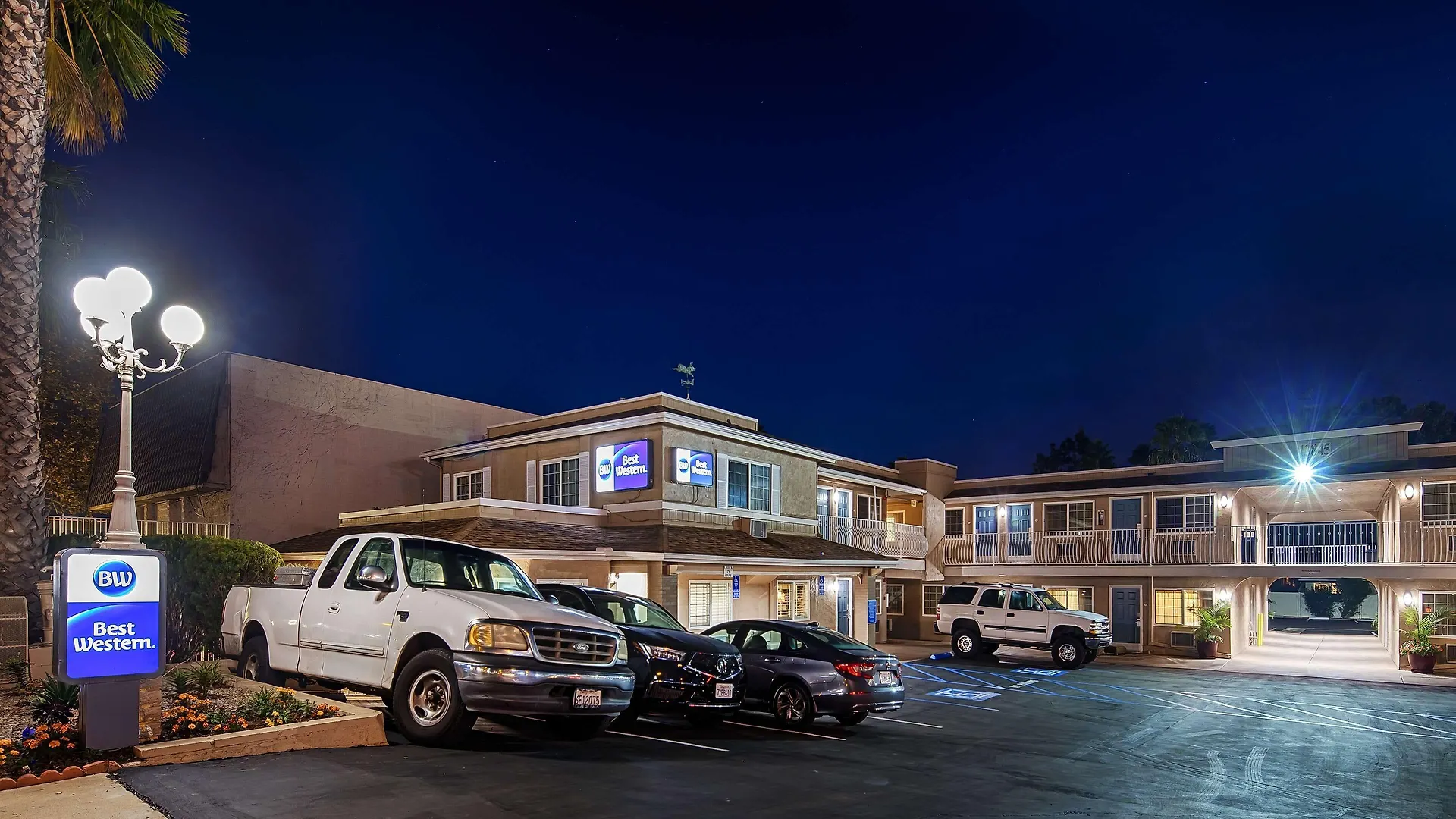 4 Business Hotels Near Hilleary Park Worth Booking in Poway