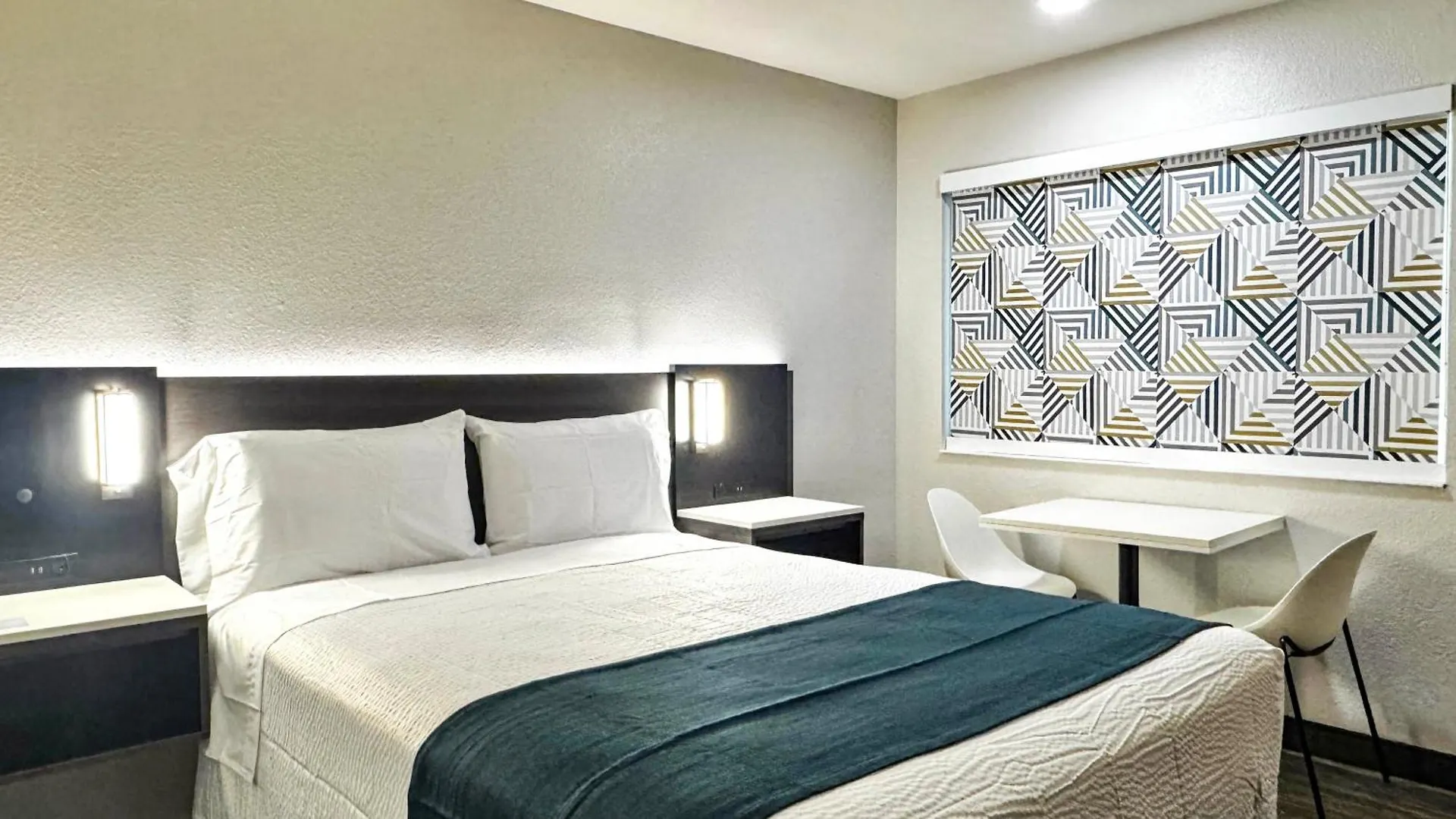 Staying Near Community Recovery Ctr: 4 Budget Hotels Compared