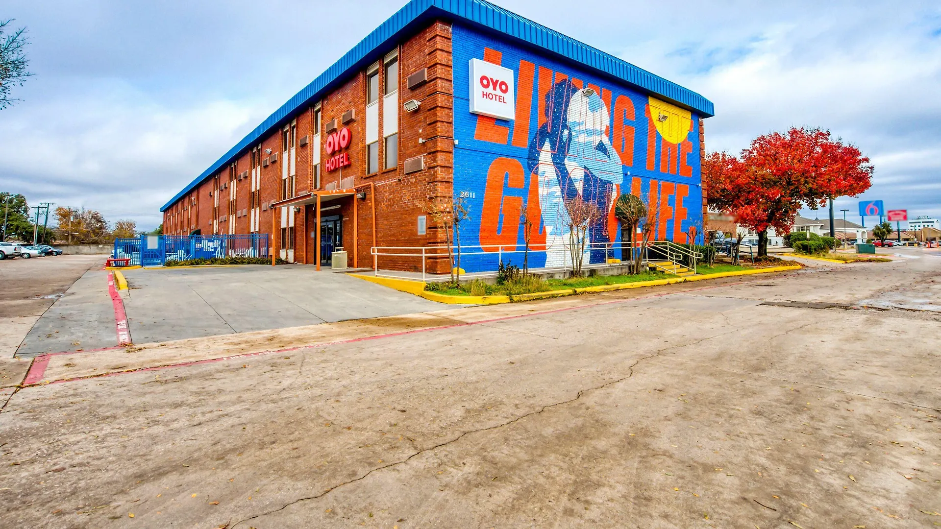 Where to Stay Near Irving Mall: 7 Airport Hotels Reviewed