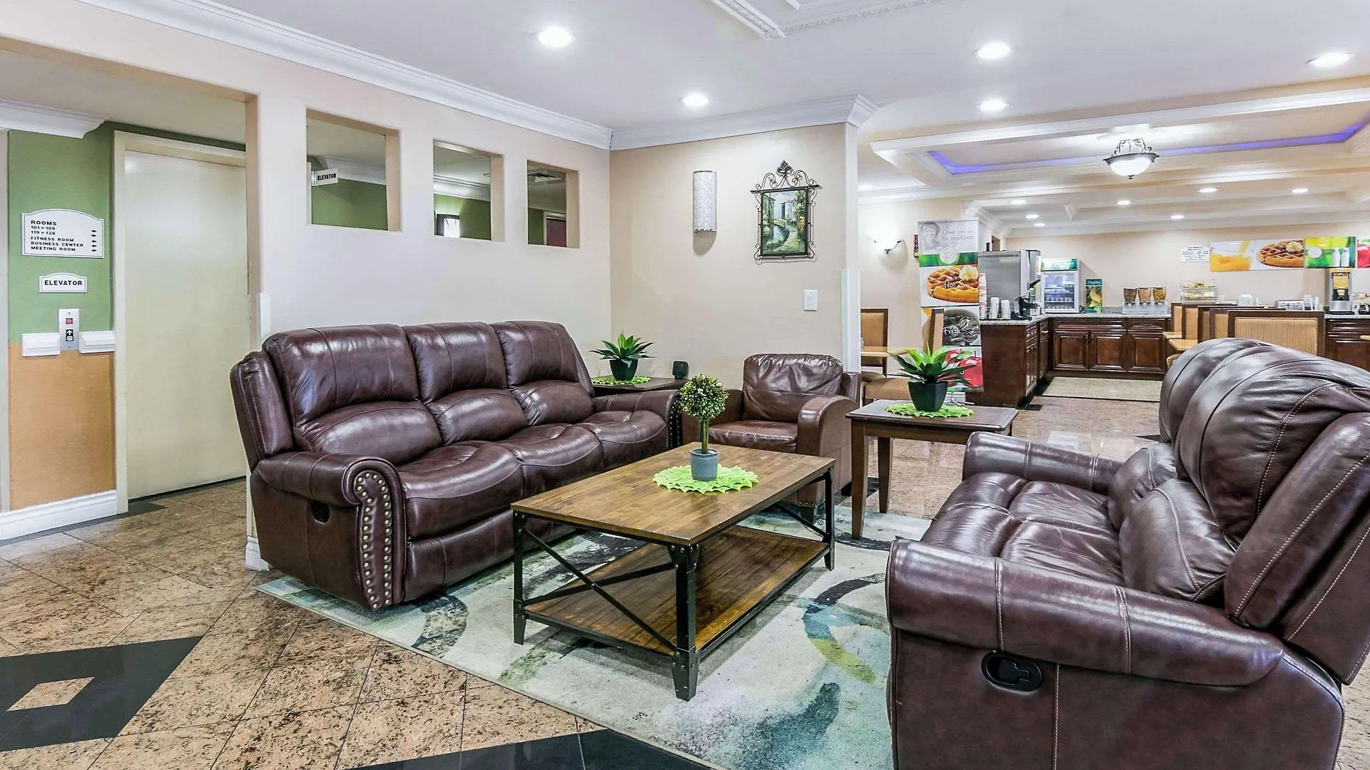 Staying Near Sykes Park: 6 Airport Hotels Compared