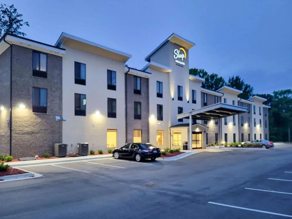 Staying Near Guilford College Art Gallery: 5 Budget Hotels Compared