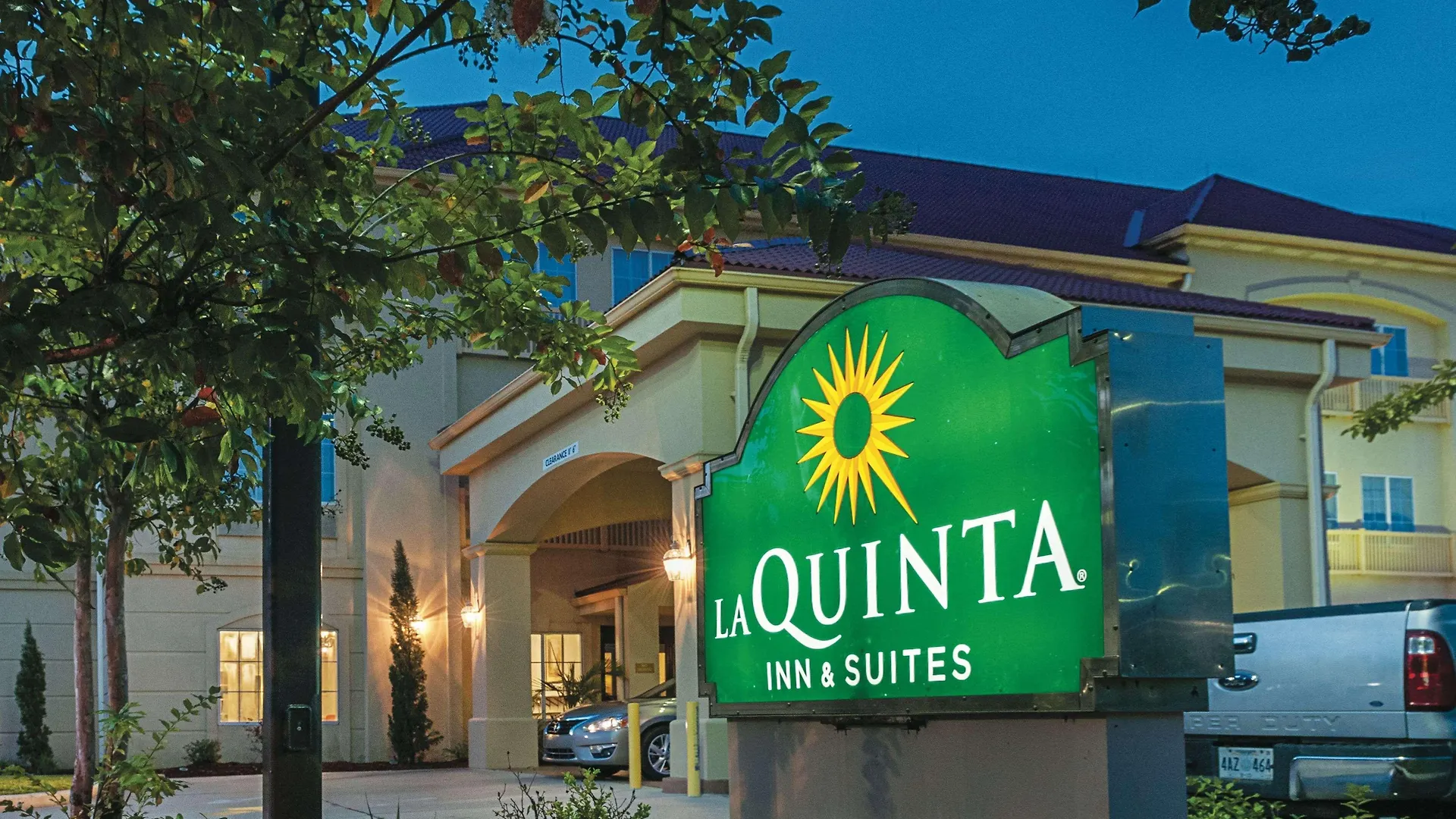 12 Romantic Hotels for Couples in Louisiana Worth Booking