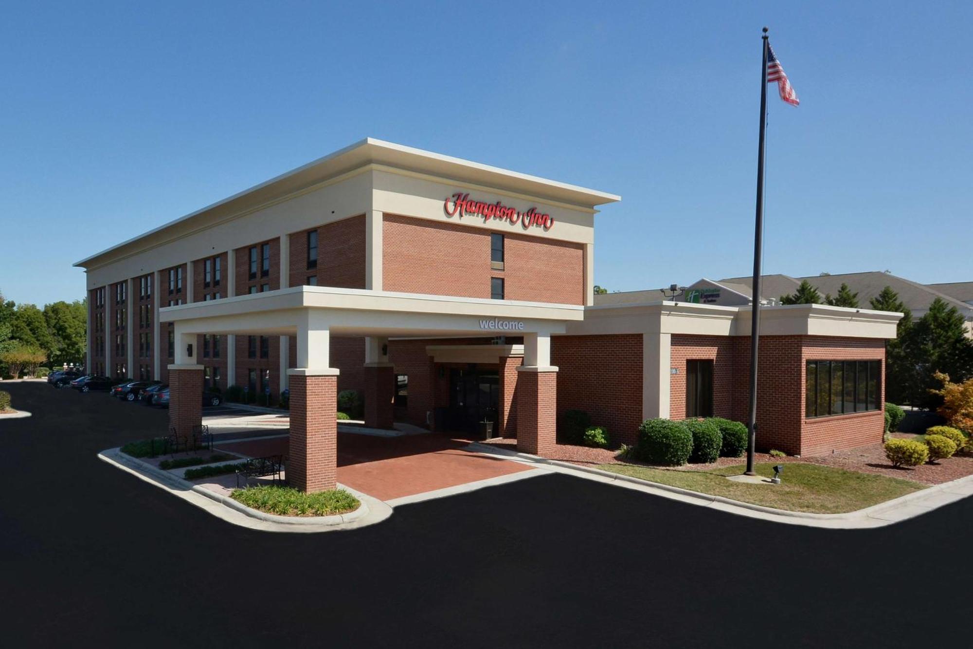 15 Golf Hotels in North Carolina That Deserve a Booking
