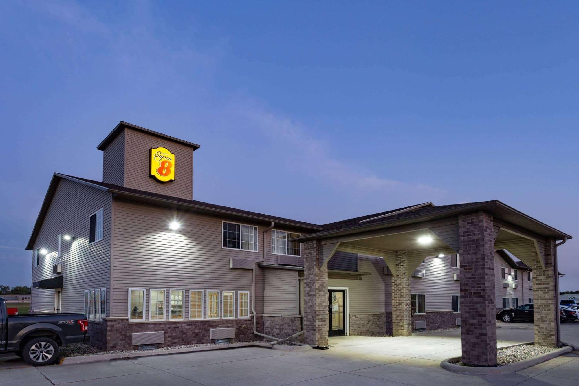 15 Exceptional Design Hotels in Iowa Worth Booking