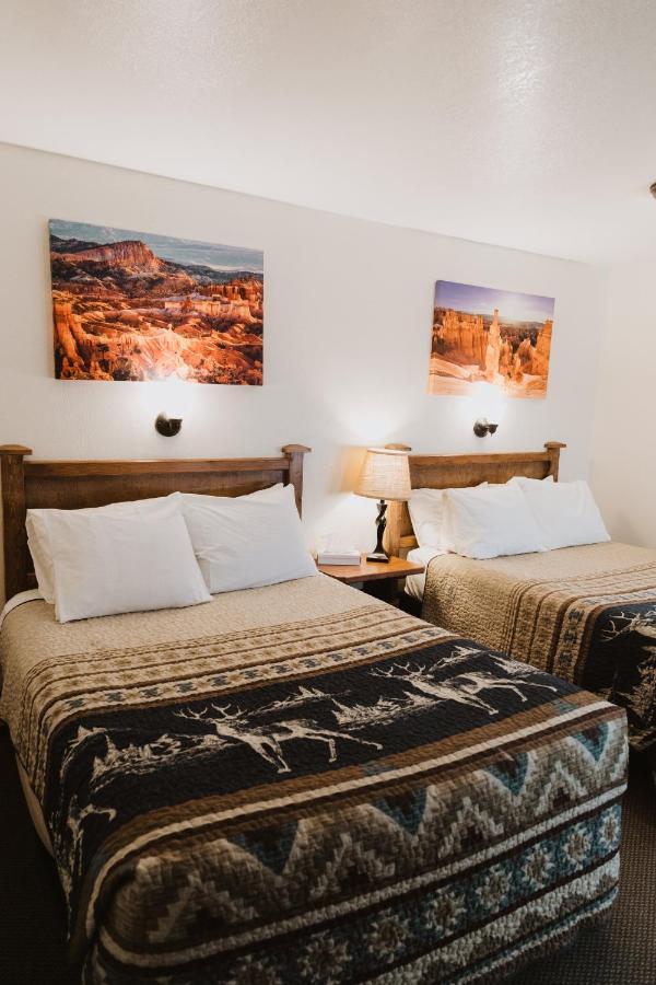Where to Stay Near Bryce Canyon: 7 Best Central Hotels